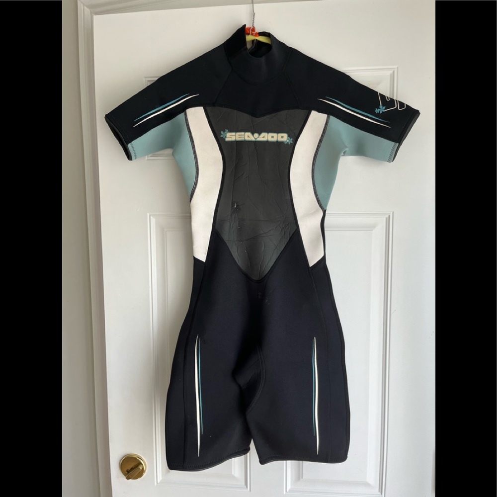 Seadoo Shorty Wetsuit Women’s Size small